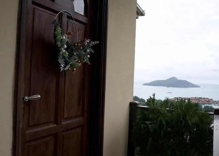 180 Degrees Self-catering 4*